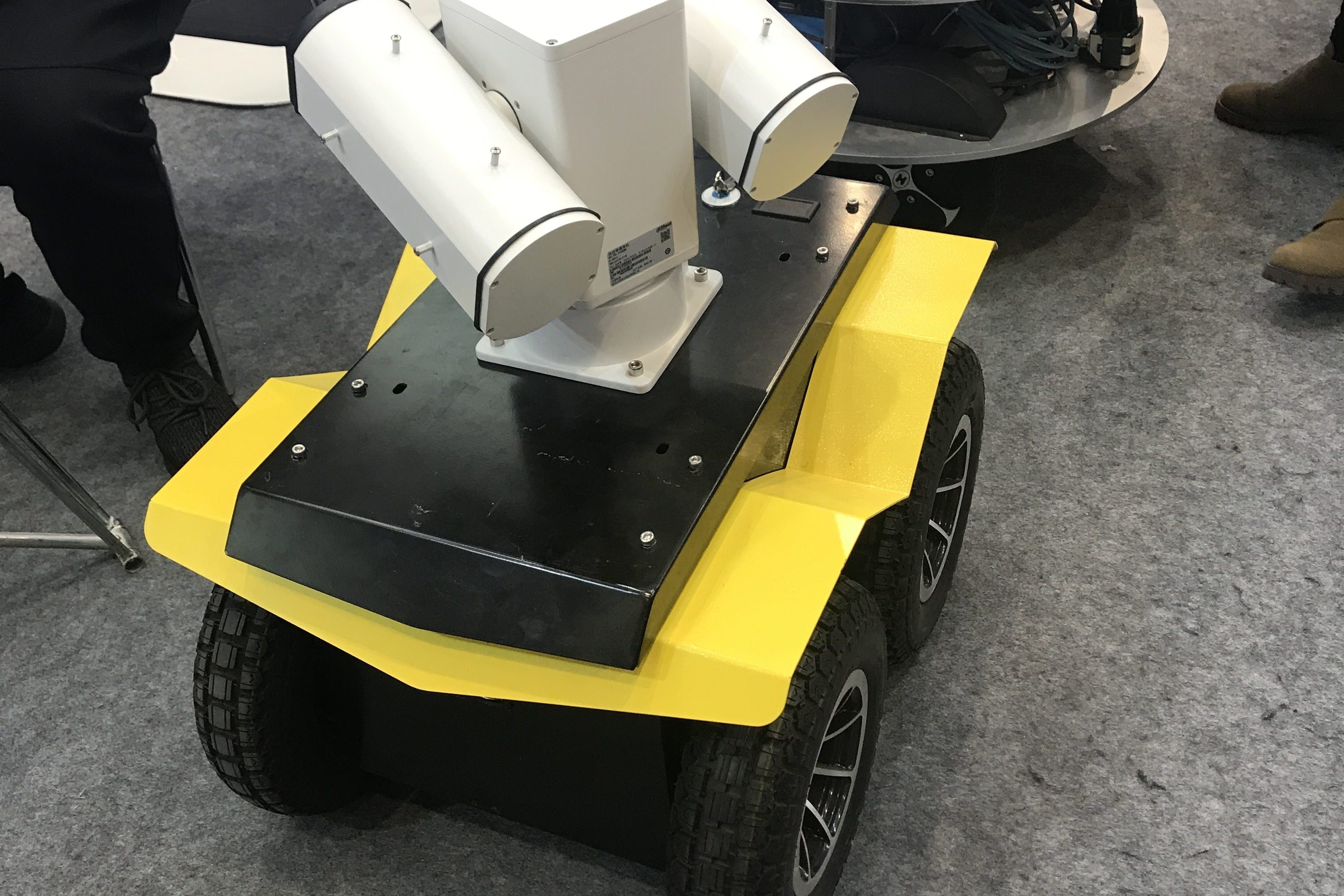 机器人搭载双光红外2