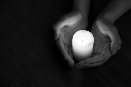 为牺牲的缉毒检察官祈福