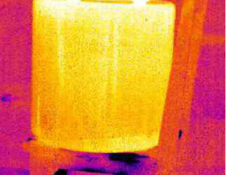 利用红外热像仪检测太阳能热水器保温桶缺陷