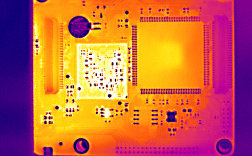 电路板每一处异常高温均可通过红外热像图显示出来