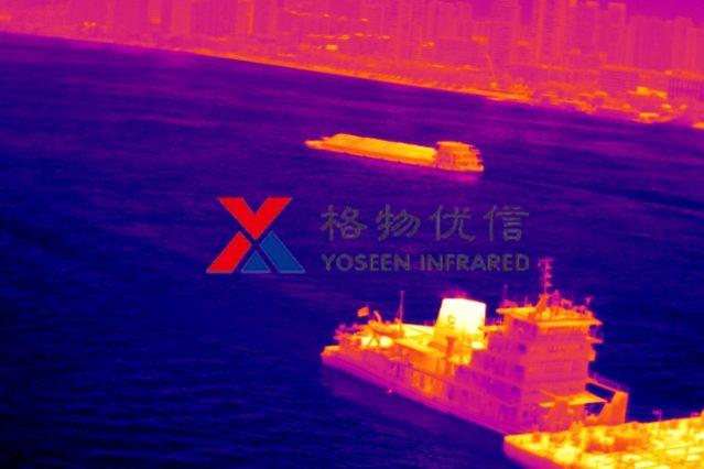 使用格物优信红外热像仪远距离拍摄的长江游轮热像图